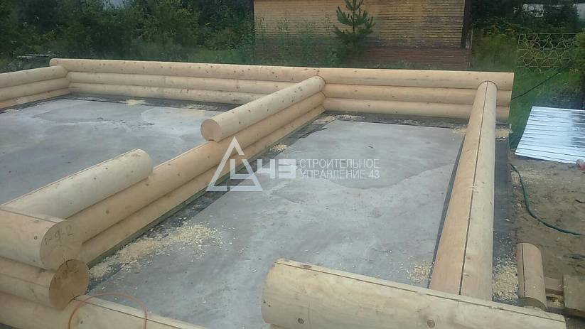 Building from rounded logs in Kazan